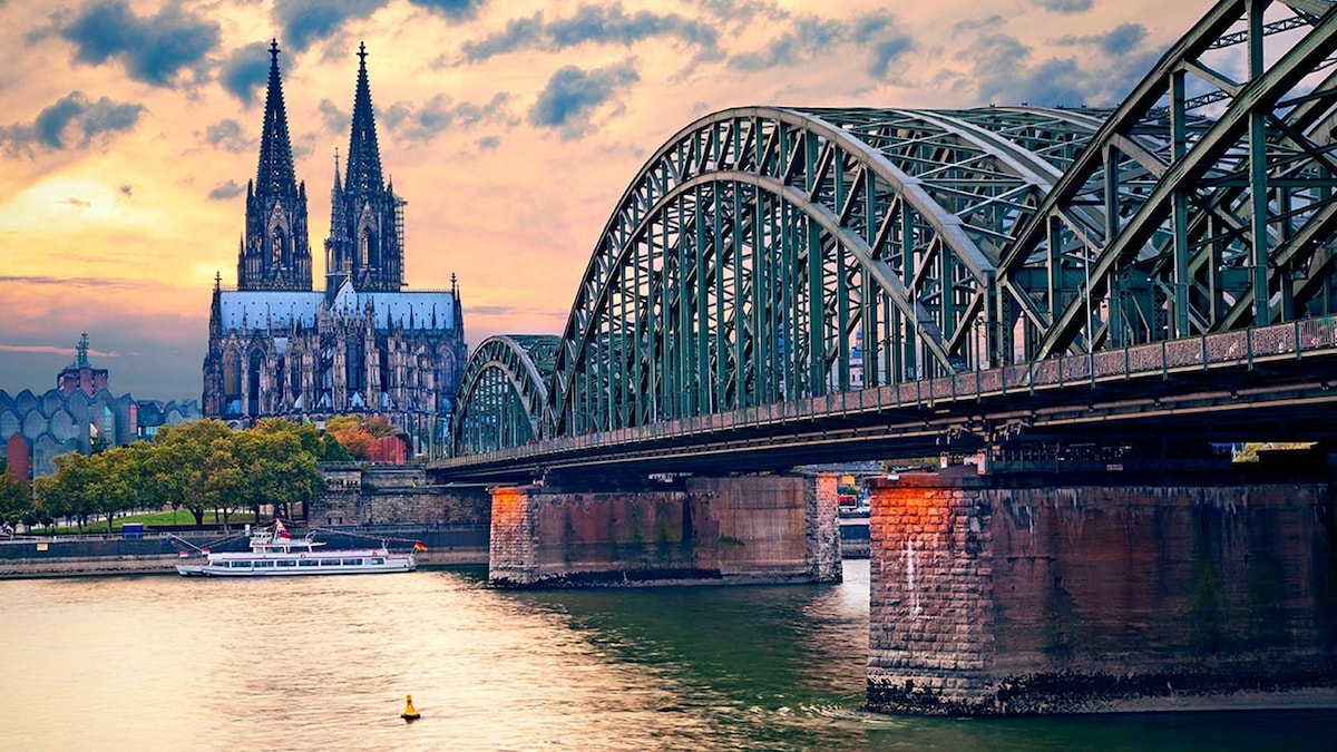 Colonia, la ciudad donde descansan los Reyes Magos, en un día