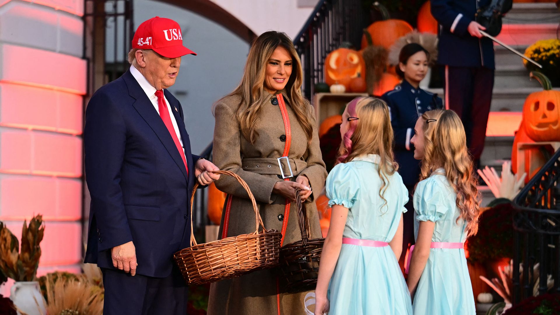 Truco o trato: la Casa Blanca no perdona su cita con Halloween (y los caramelos)