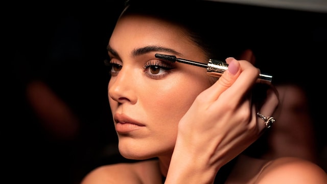 kendall jenner mascara de pestañas