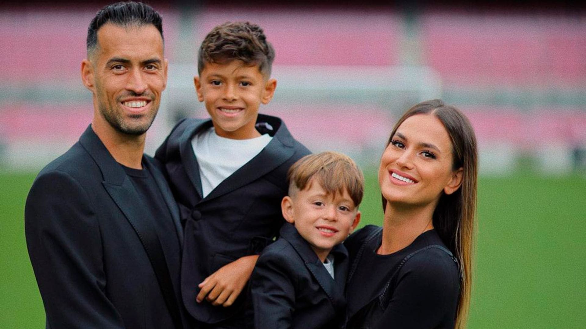Las fotos más tiernas de Sergio Busquets con su familia en su emocionante despedida del Barça