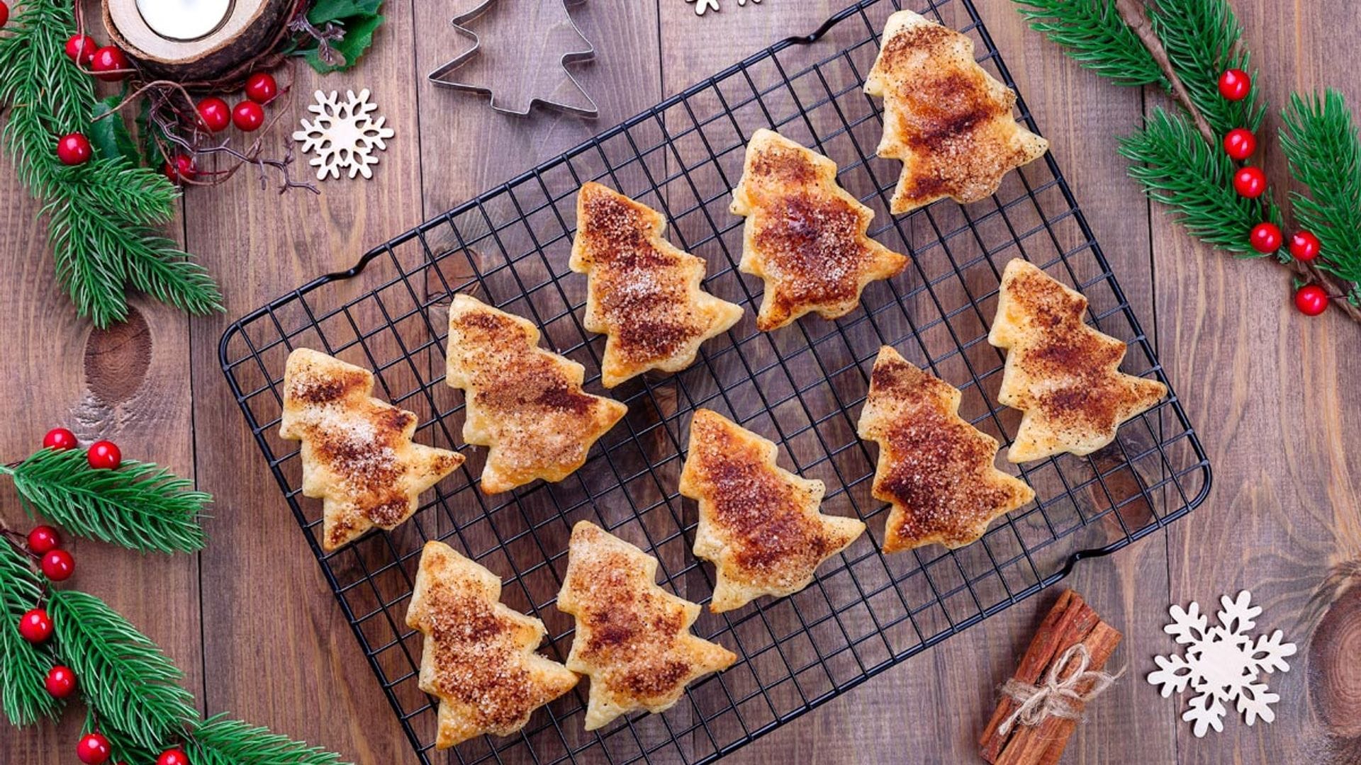 Arbolitos de hojaldre con azúcar y canela