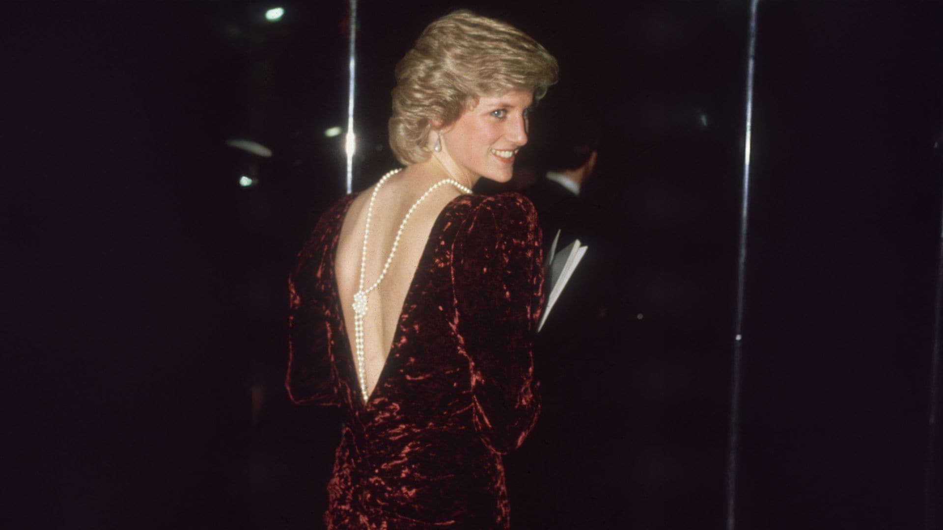 El vestido de Lady Di que dejó sin aliento a Michael J. Fox inspira ahora este diseño superventas de Zara