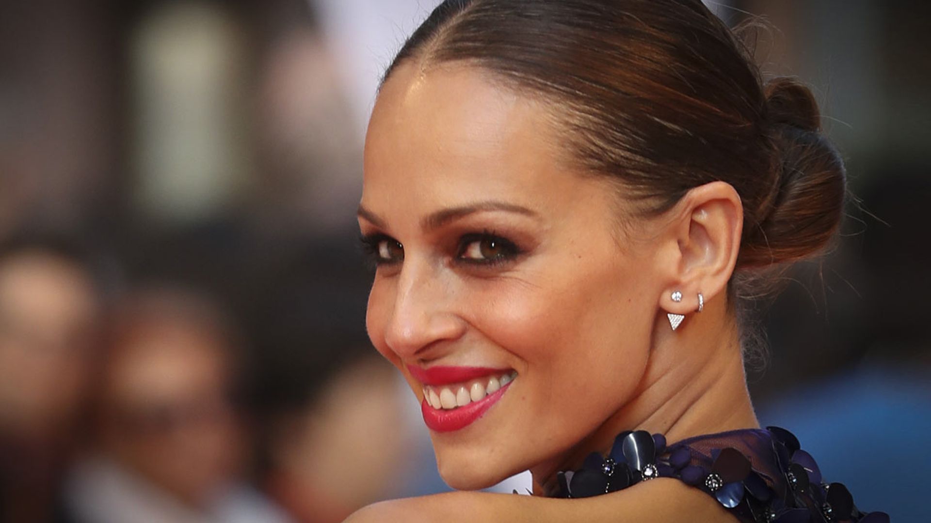 ¿Peluca o cambio de look extremo? Eva González mantiene en vilo a sus fans