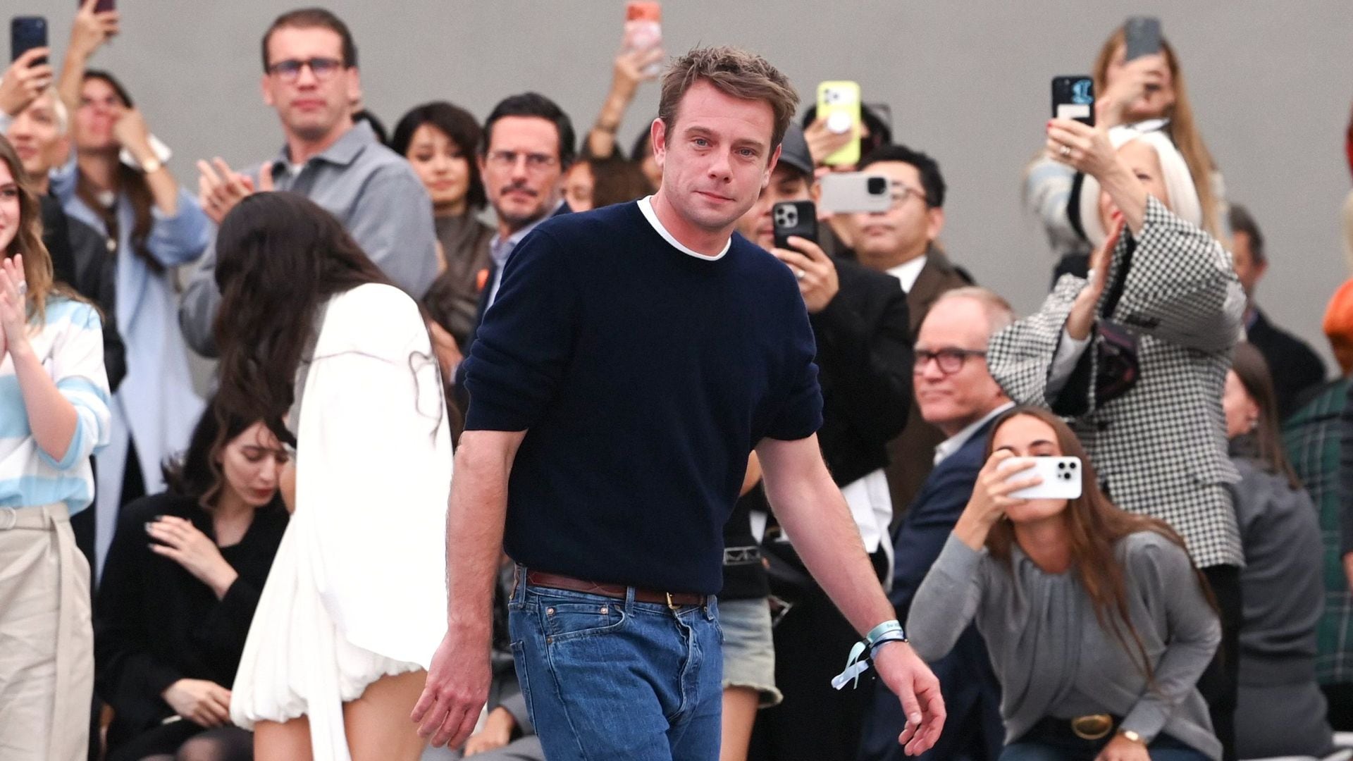 Como si estuvieras en primera fila: vuelve a ver el esperado desfile de Dior con el debut de Jonathan Anderson
