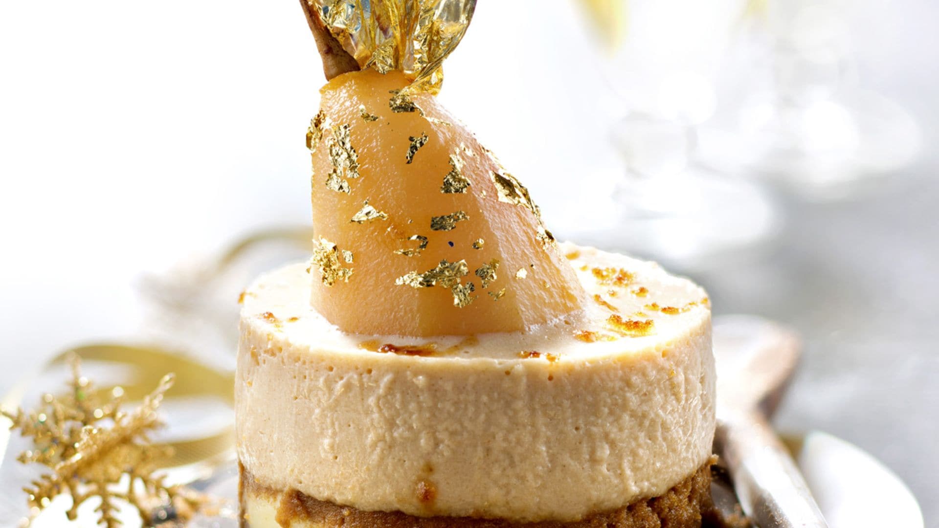 'Minitarta' de turrón con pera al brandy