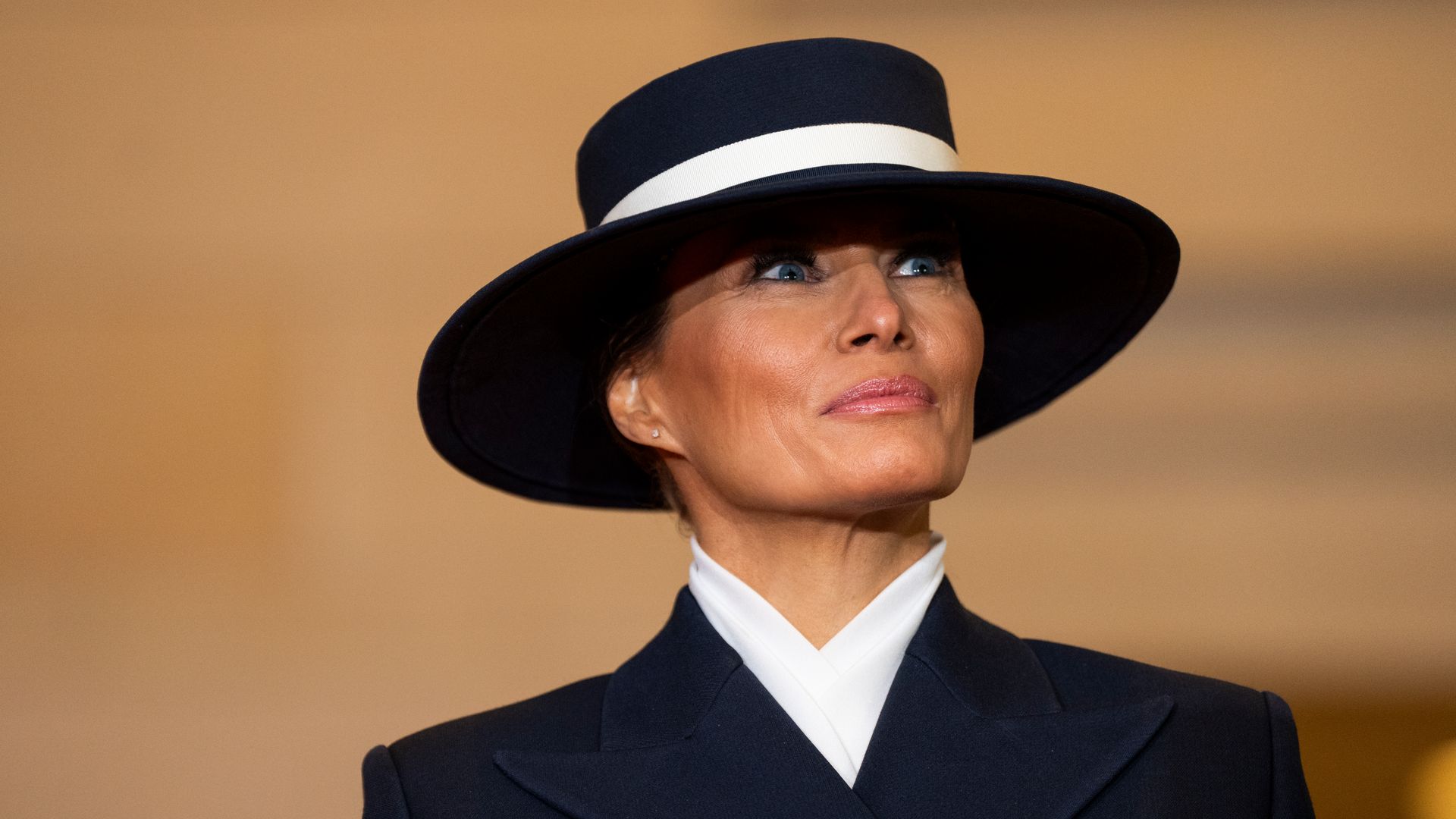 Melania Trump no asiste a compromiso familiar tras hablar sobre 'tiempos difíciles'