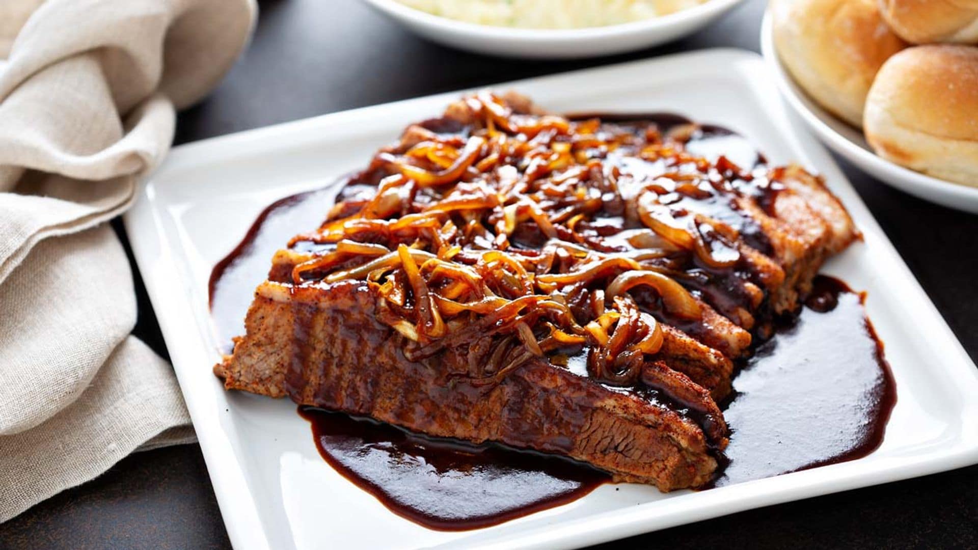 'Brisket' al horno con cebolla