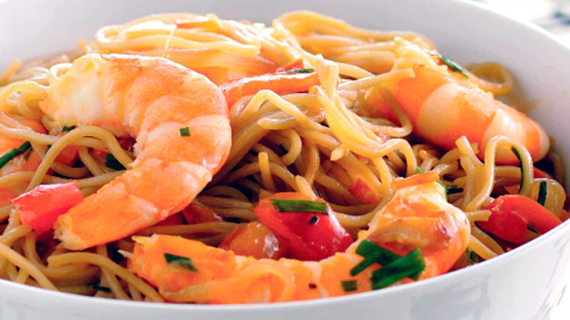 'Noodles' con langostinos