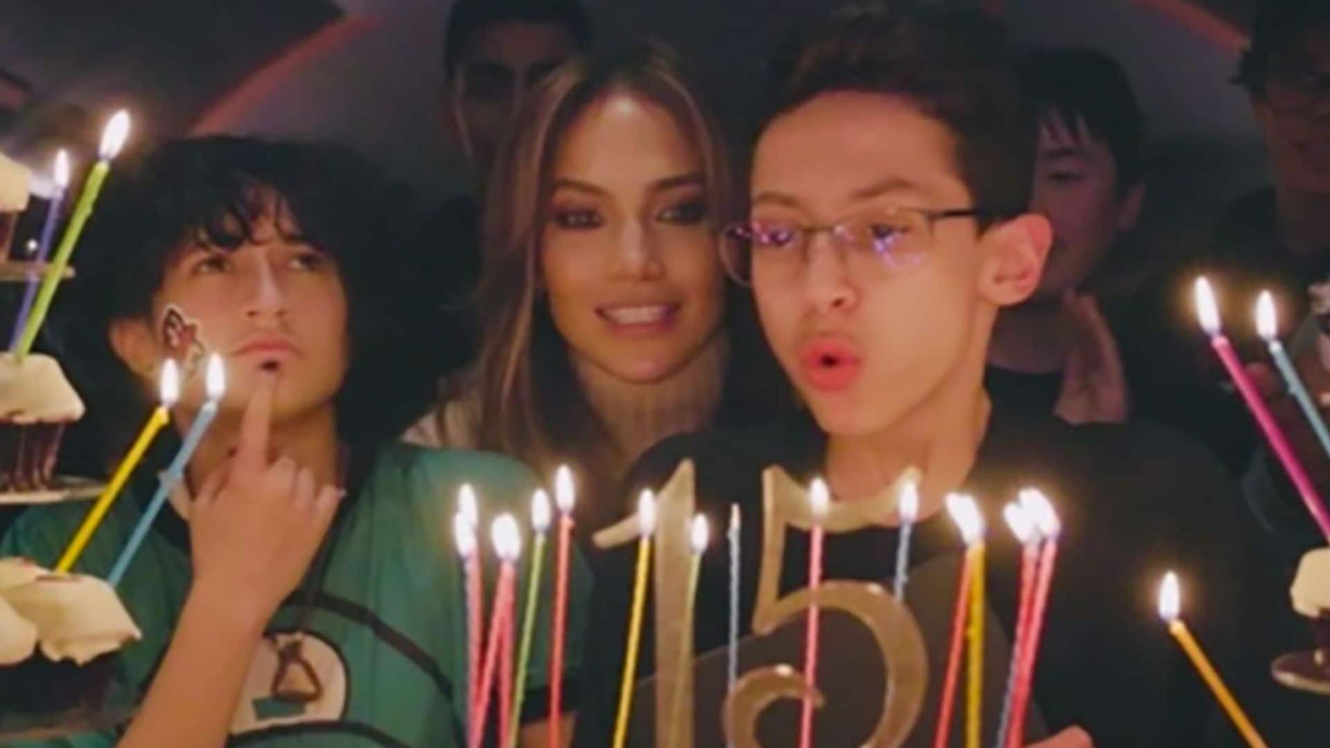 Jennifer Lopez celebra el cumple de sus mellizos con las fotos más tiernas de Ben Affleck y Marc Anthony con sus hijos