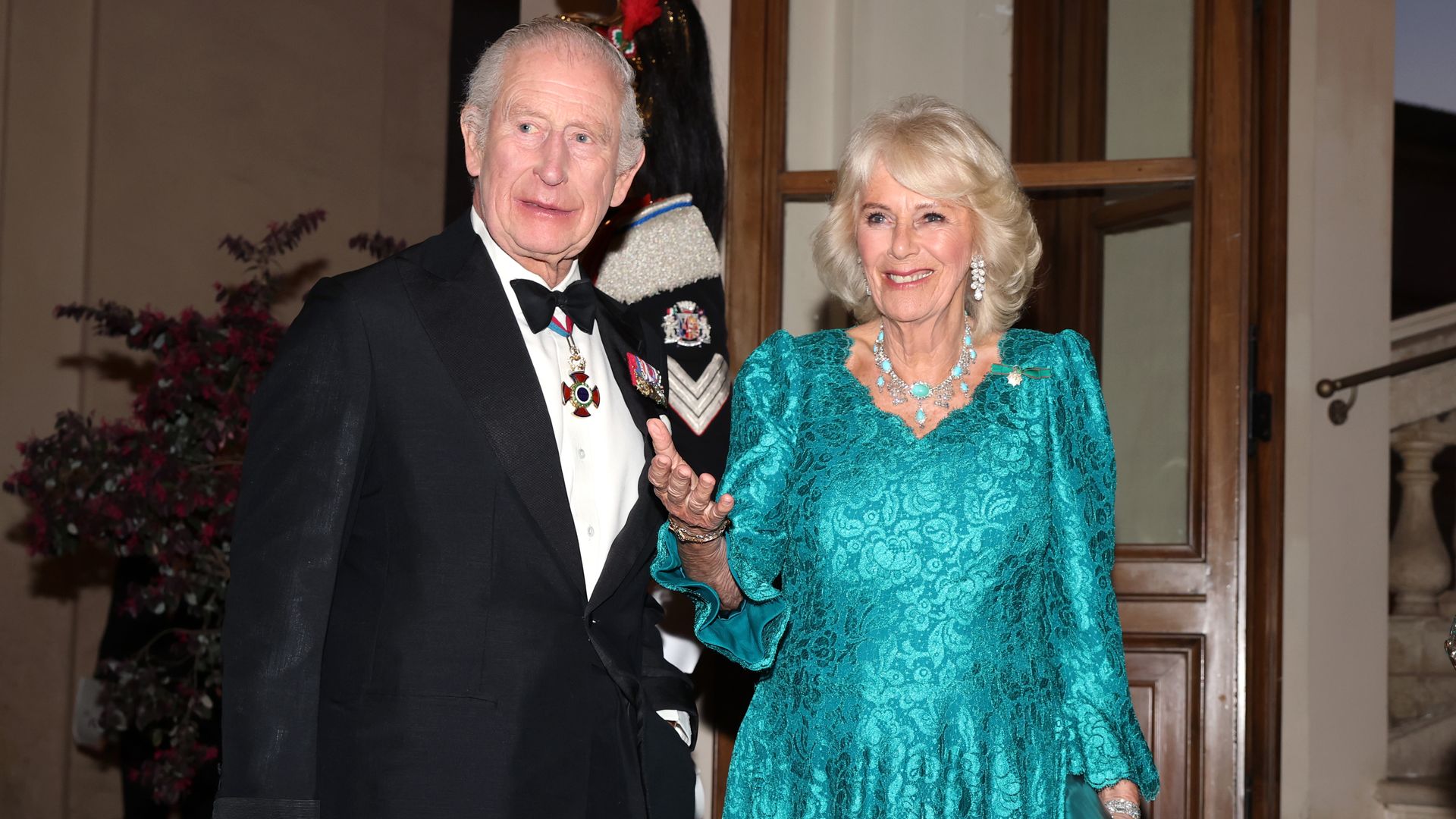 Los reyes Carlos y Camilla celebran su 20 aniversario de boda en una cena de gala en Roma y reuniéndose en privado con el Papa
