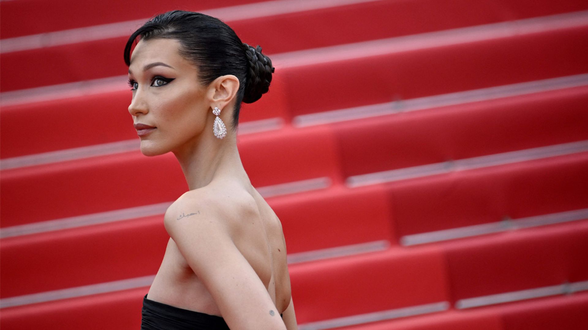 ¿Demasiado calor con el pelo suelto? Inspírate en los recogidos fáciles de las 'celebrities'