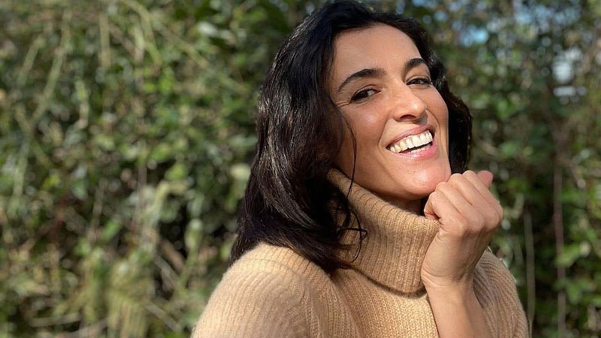 ¡Comprobado! El nuevo flequillo de Blanca Romero queda genial tanto con pelo liso como rizado