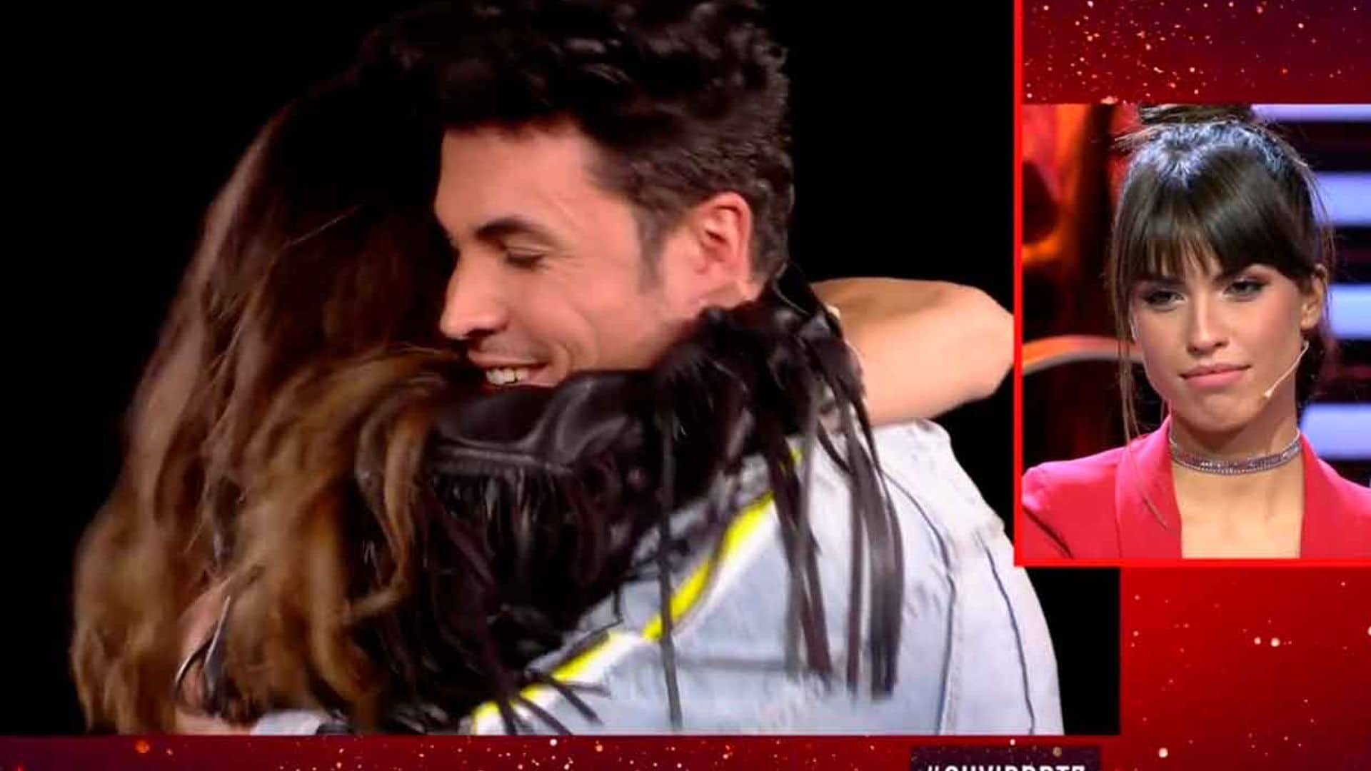 El efusivo reencuentro entre Kiko Jiménez y Estela Grande ante la atenta mirada de Sofía Suescun