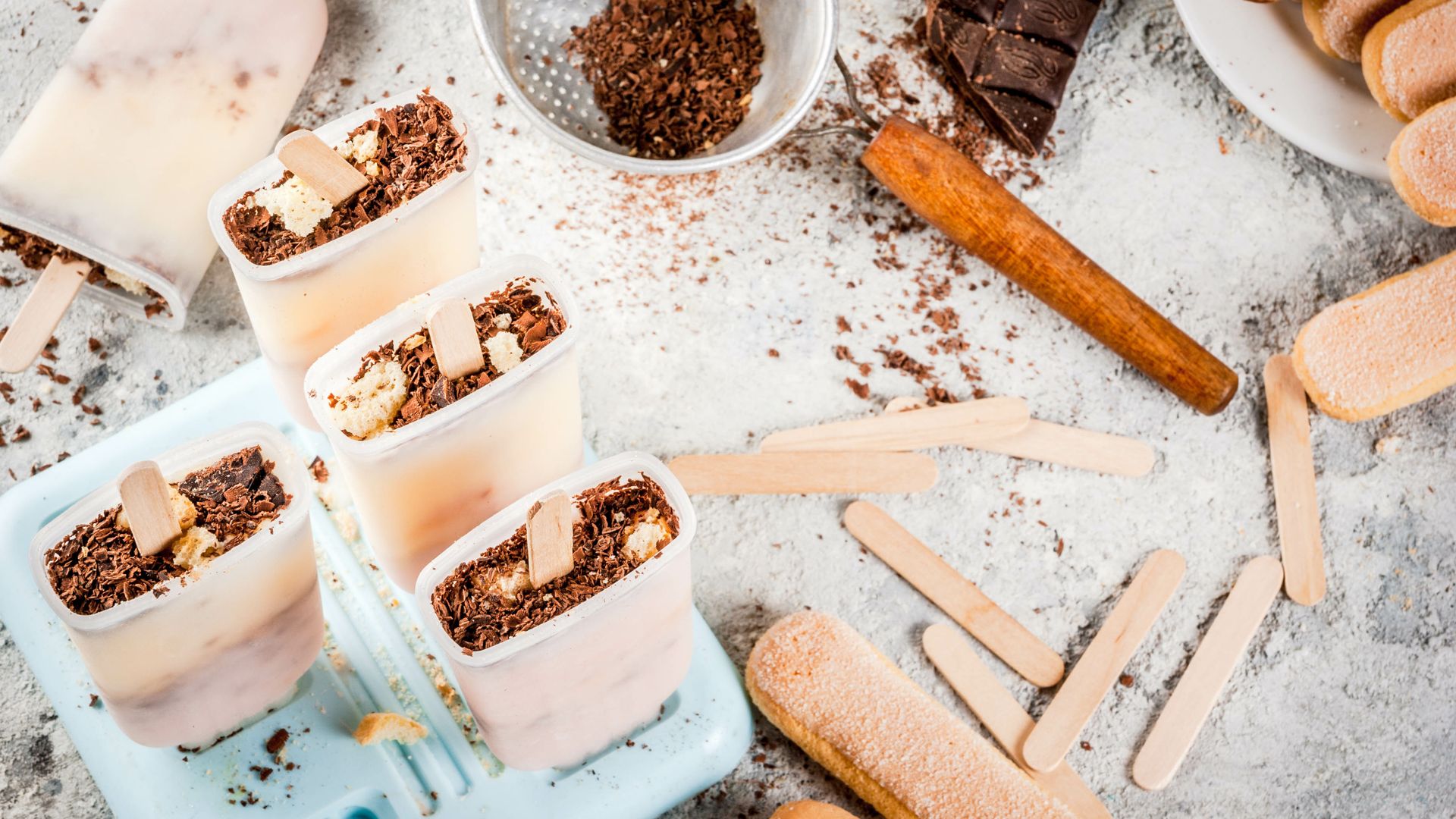 Polos de tiramisú con chocolate