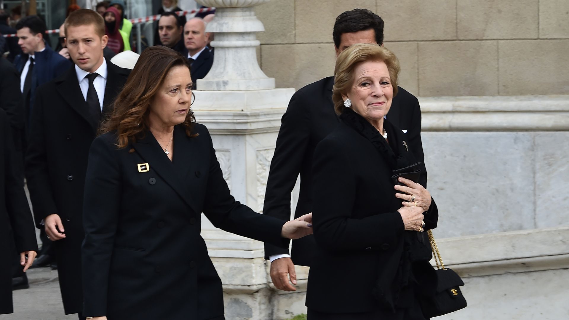 La reina Ana María de Grecia con su hija Alexia en el funeral de la princesa Irene en Atenas en enero de 2026