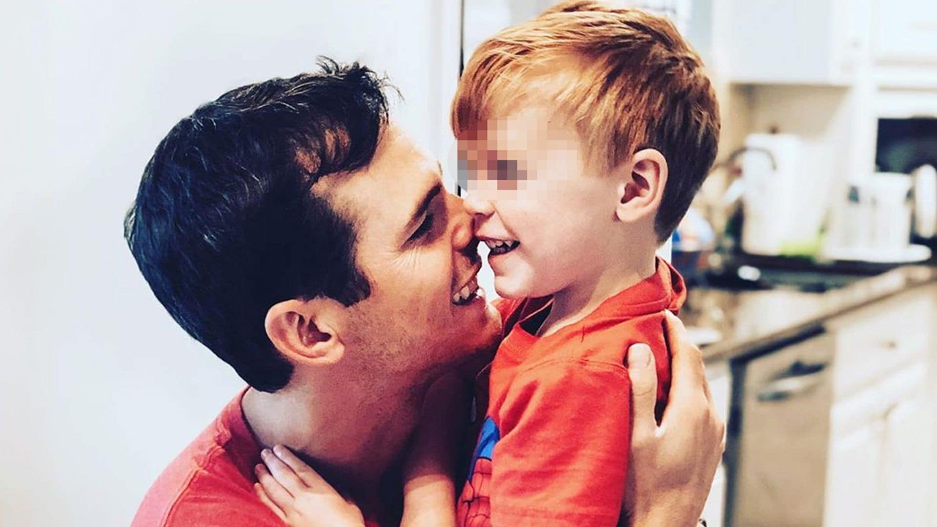 El cantante Granger Smith anuncia, roto de dolor, la muerte de su hijo de tres años