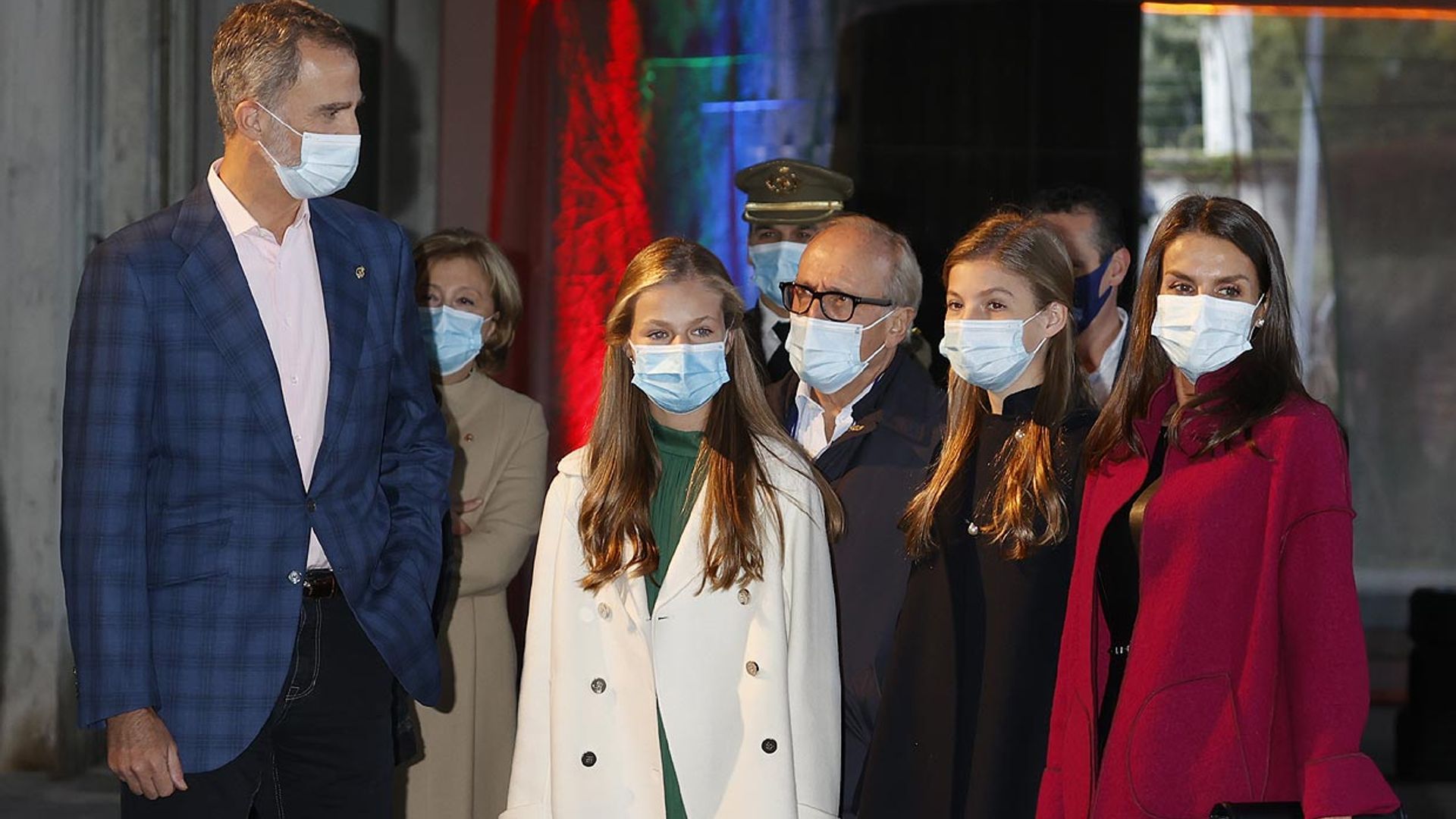 Los Reyes y sus hijas ya están en Asturias: arte, música... y ¡coches de carreras! en su primera visita