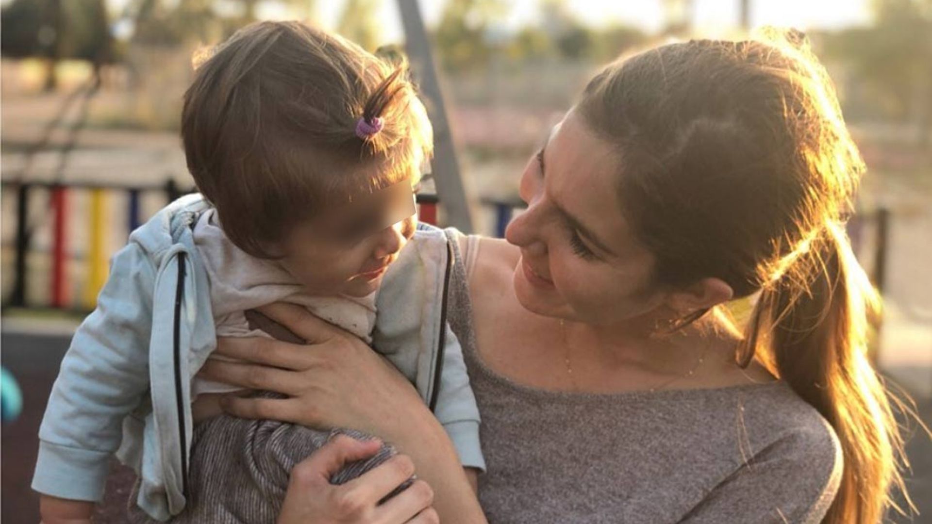 Natalia Sánchez no puede contener las lágrimas con los primeros pasos de su hija Lía
