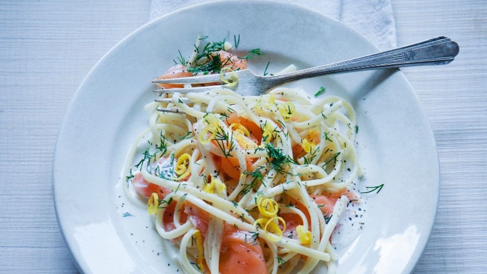 Tallarines con salmón ahumado