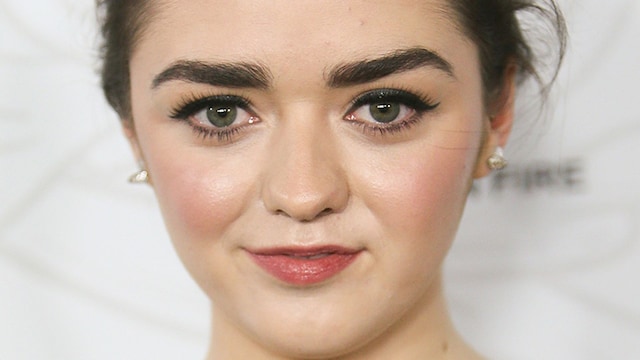 maquillaje maisie williams