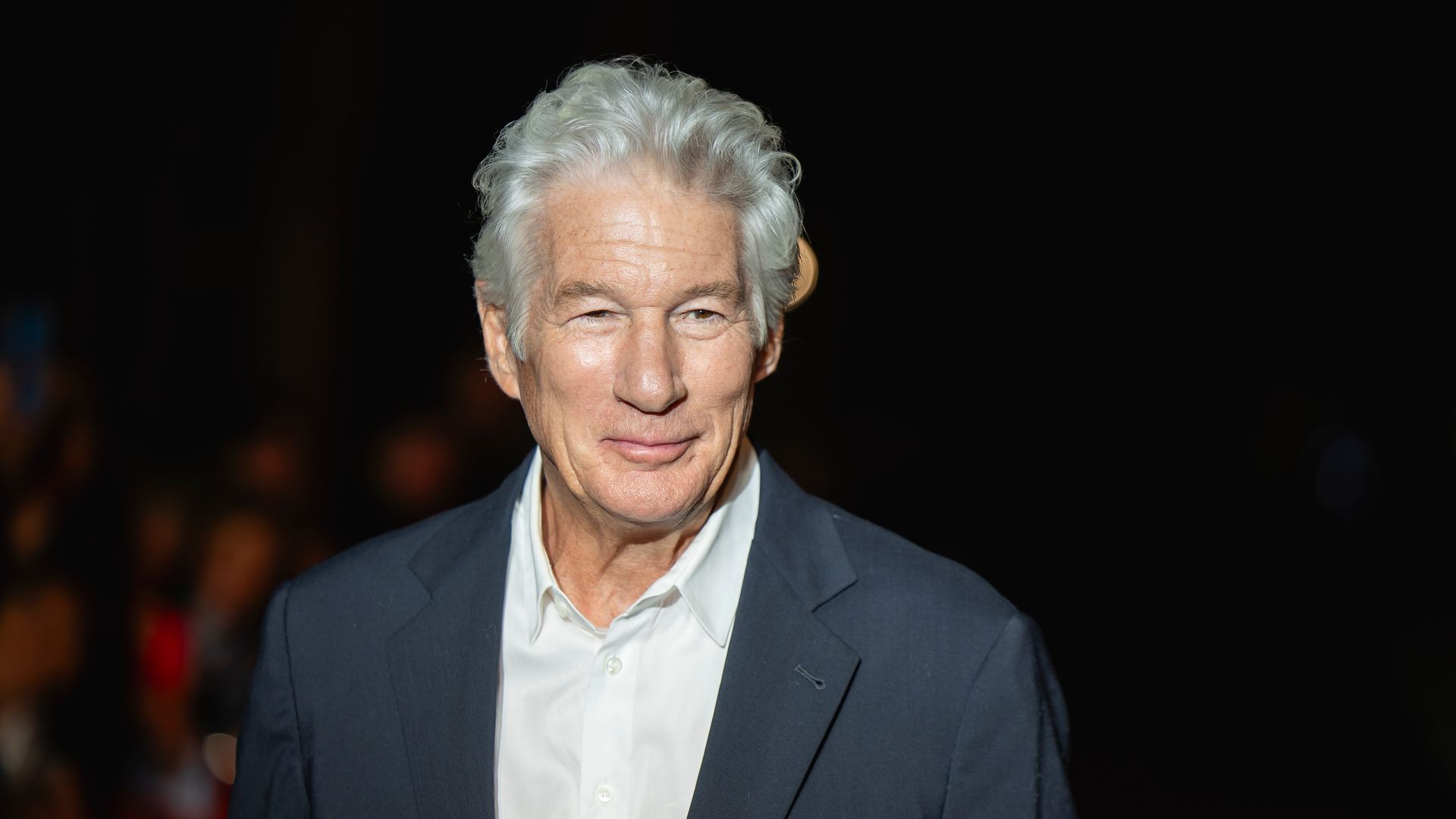 Richard Gere revela dónde encuentra la felicidad a los 76 años y la ciencia explica por qué ayuda a mantenerse más joven y saludable
