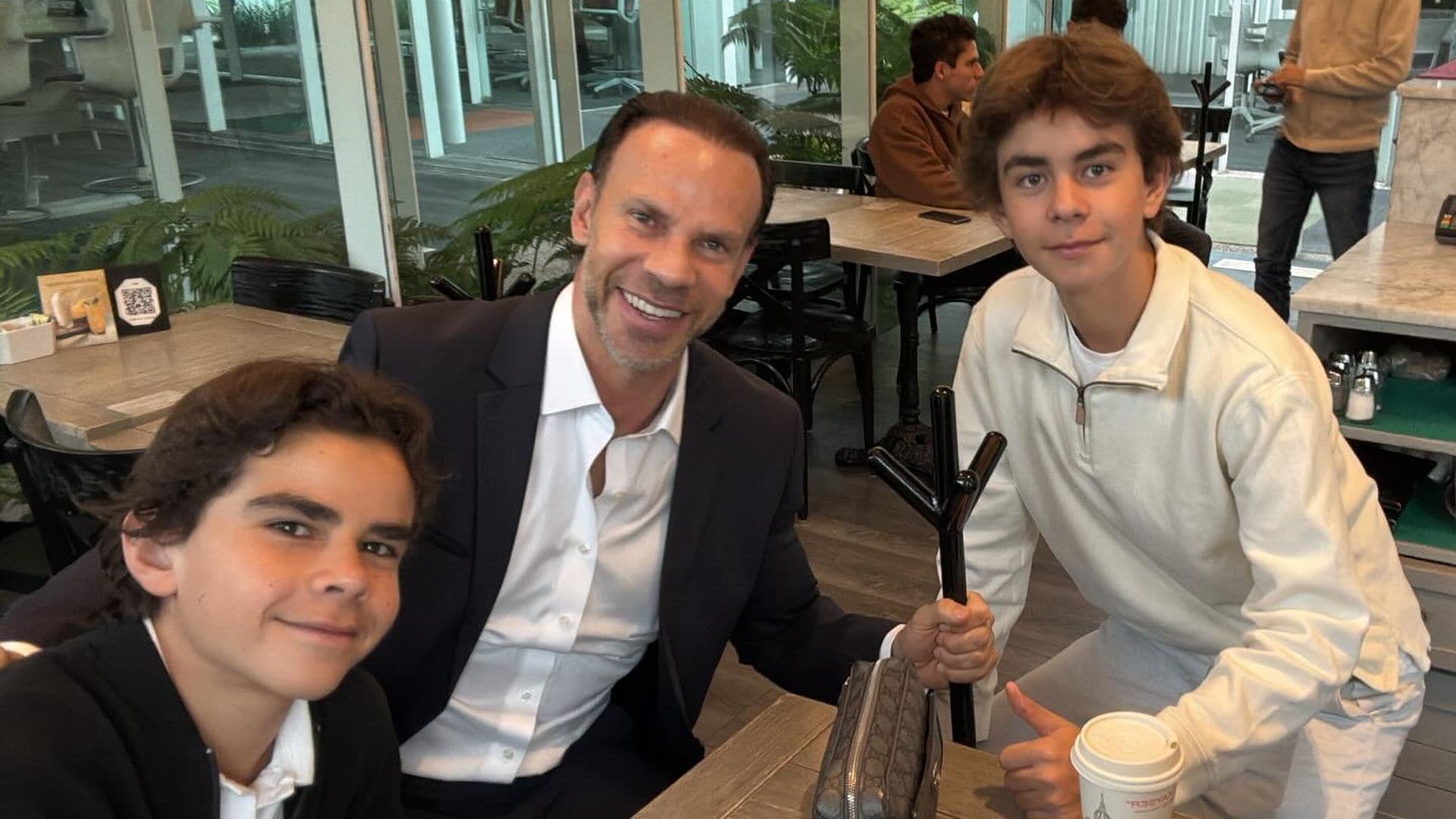 Zague y sus hijos, Leonardo y Paulo