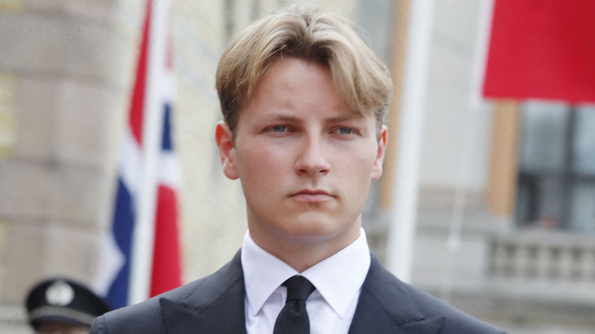 El príncipe Sverre Magnus asiste a la ceremonia en la que el rey Haakon VIII presta juramento a la Constitución en el Storting de Oslo, Noruega, el 1 de septiembre de 2026