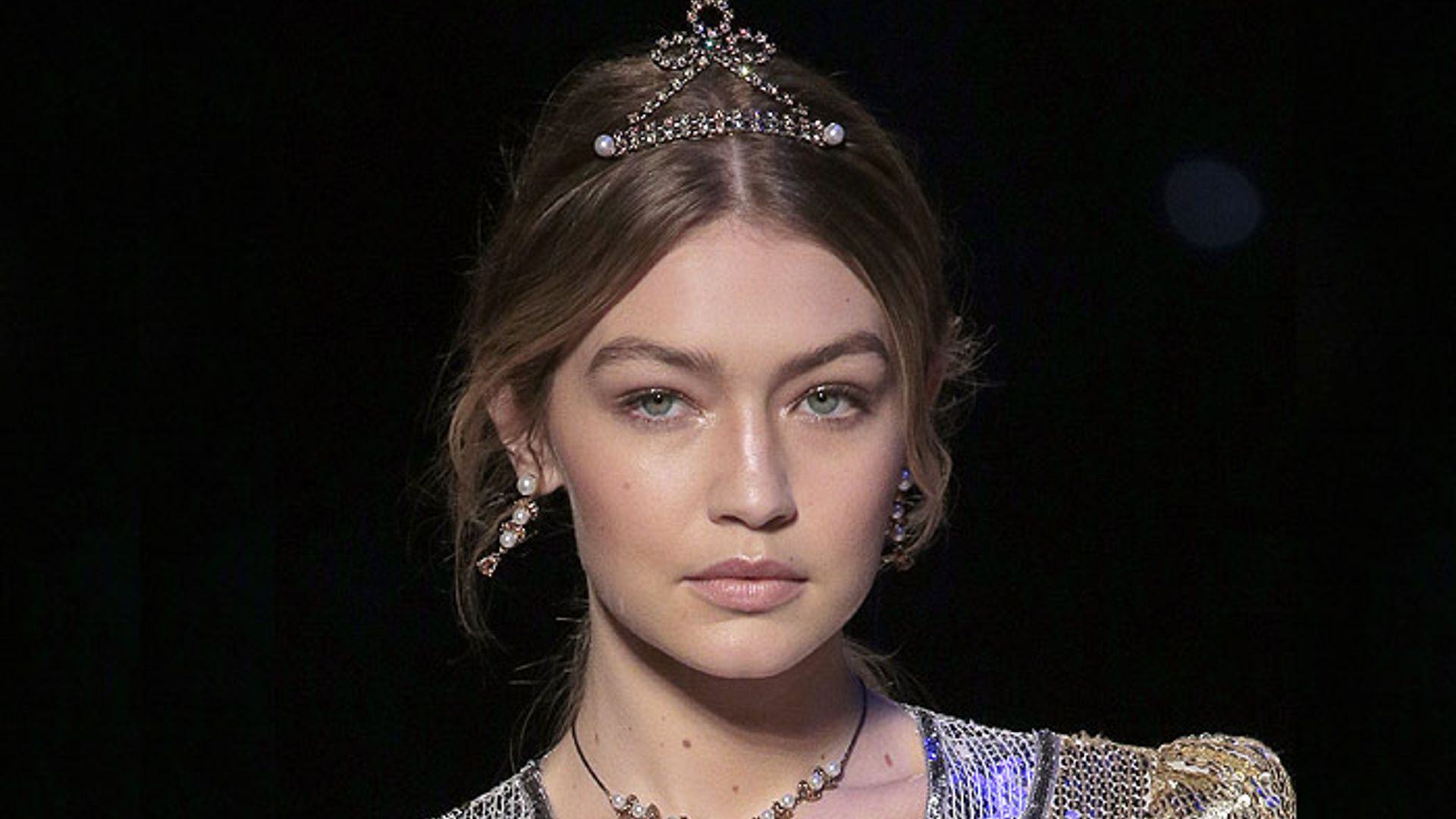 Lazos, diademas, broches... Princesas del siglo XXI