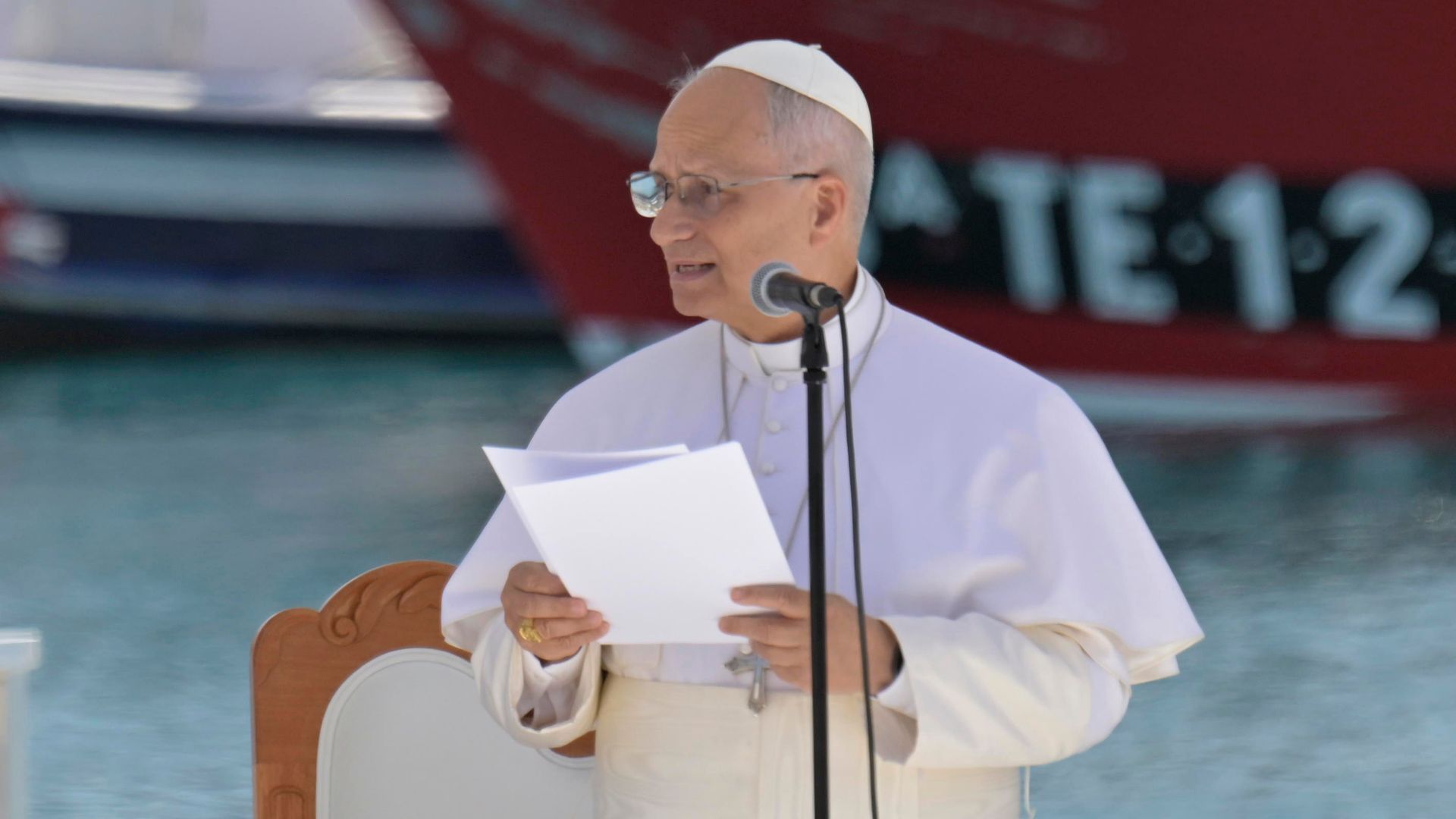 EN DIRECTO. El Papa León XIV, recibido con una emotiva ovación en el Estadio de Gran Canaria ante 40.000 personas