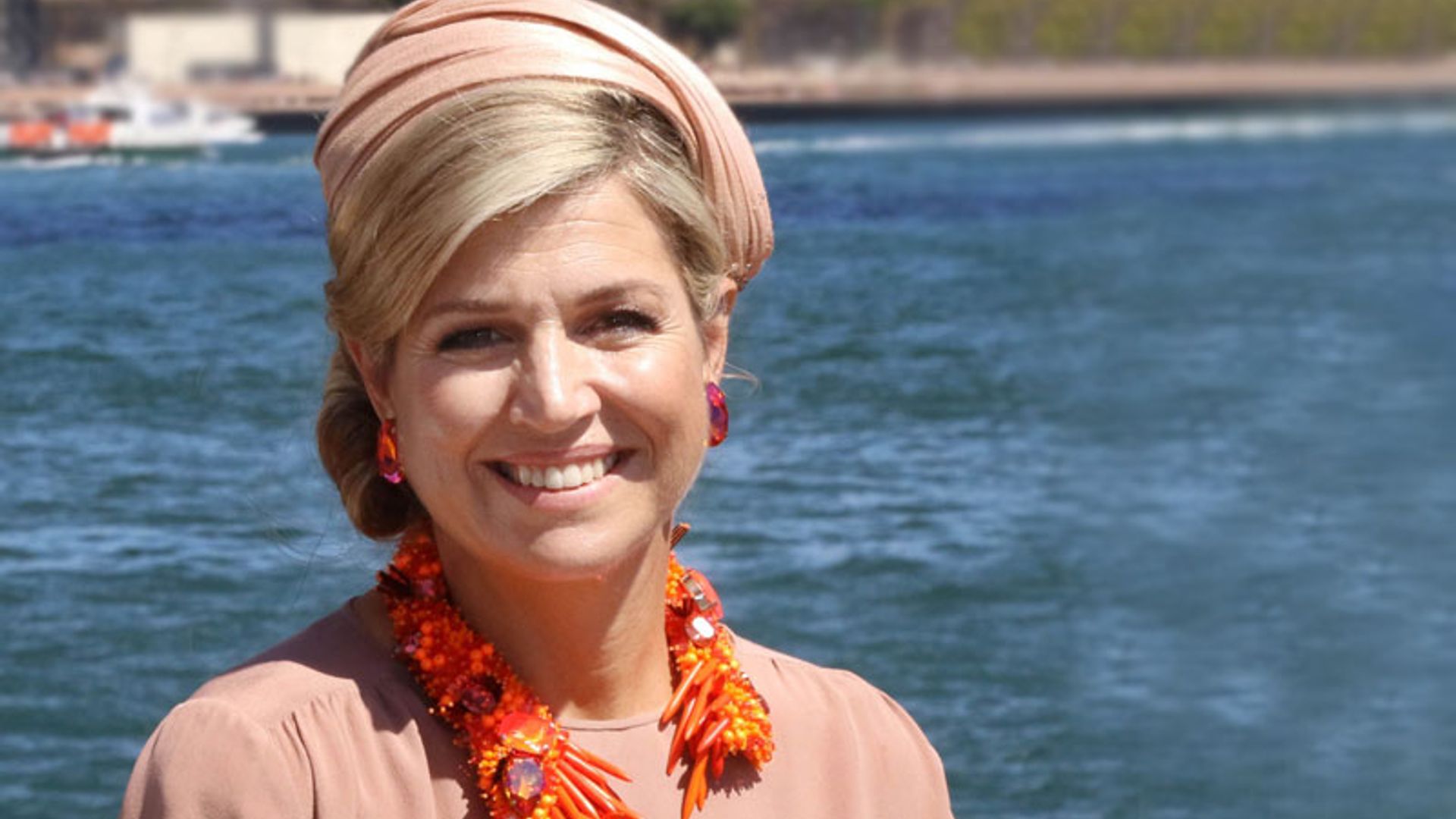 La fascinante colección de collares de Máxima de Holanda con la que siempre convence