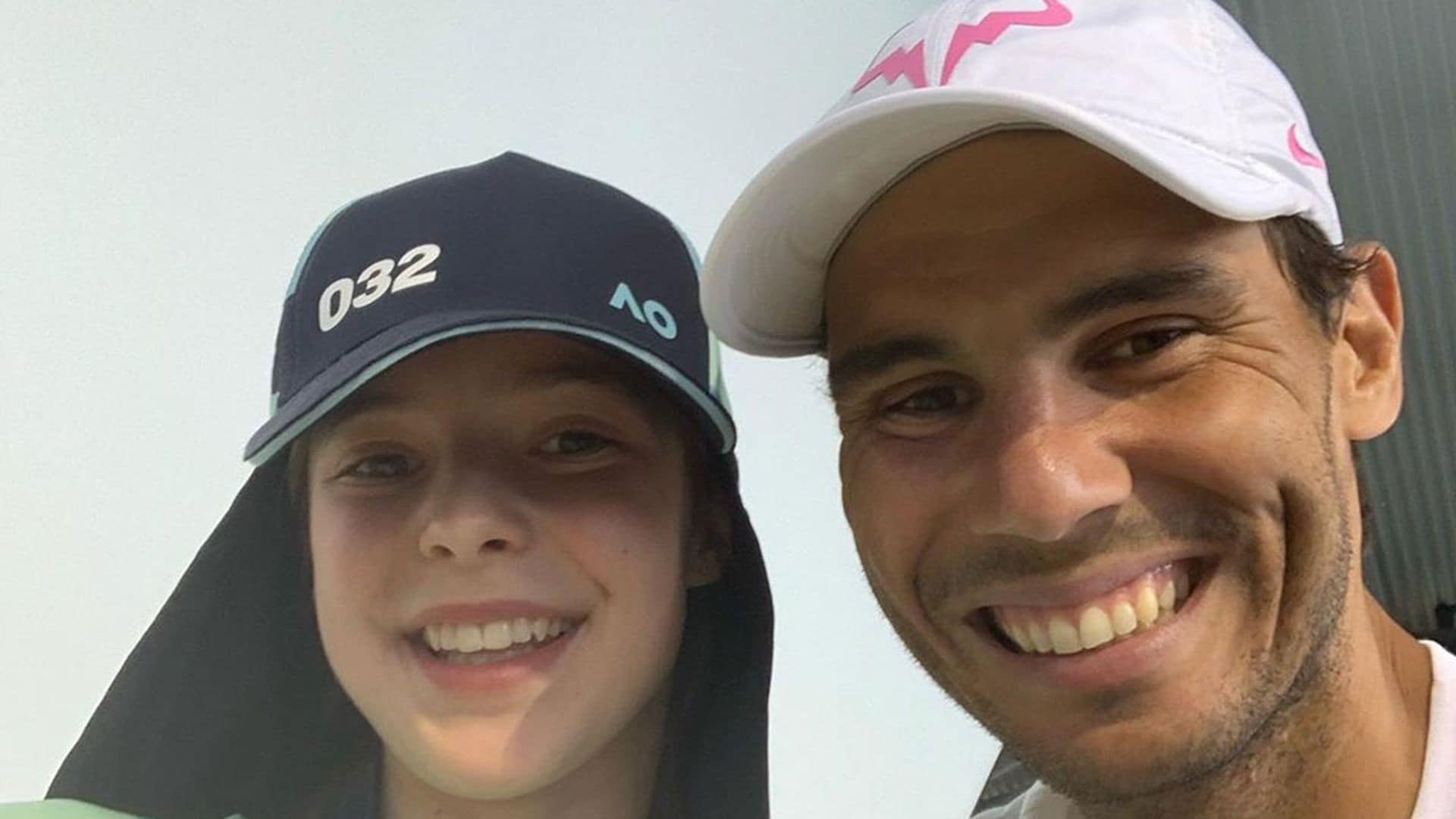 Rafael Nadal se reúne con la niña a la que dio un pelotazo y con toda su familia
