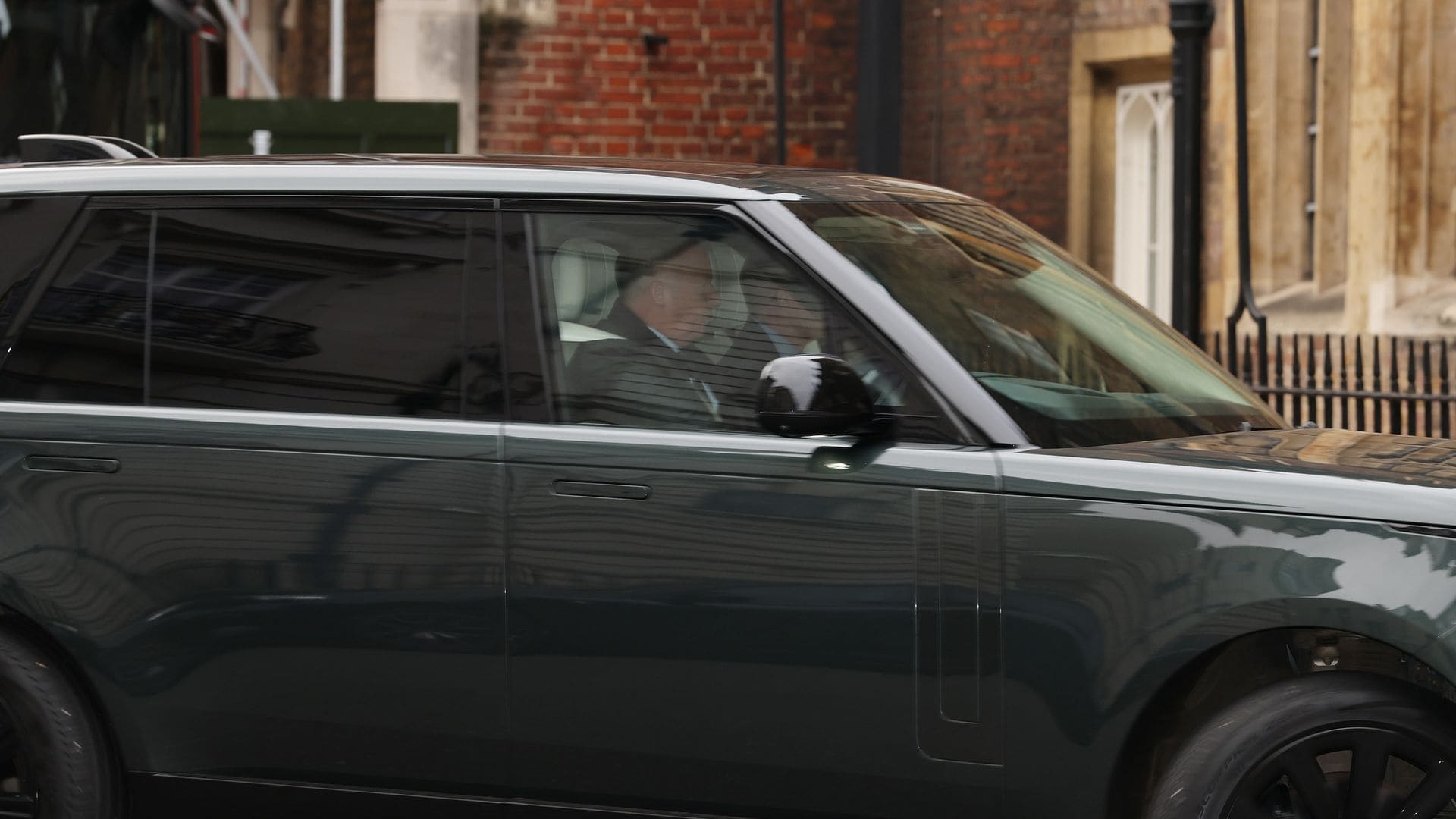 Coche en el que se cree que viajaba Andres Mountbatten-Windosr para asistir al bautizo de su nieta Athena