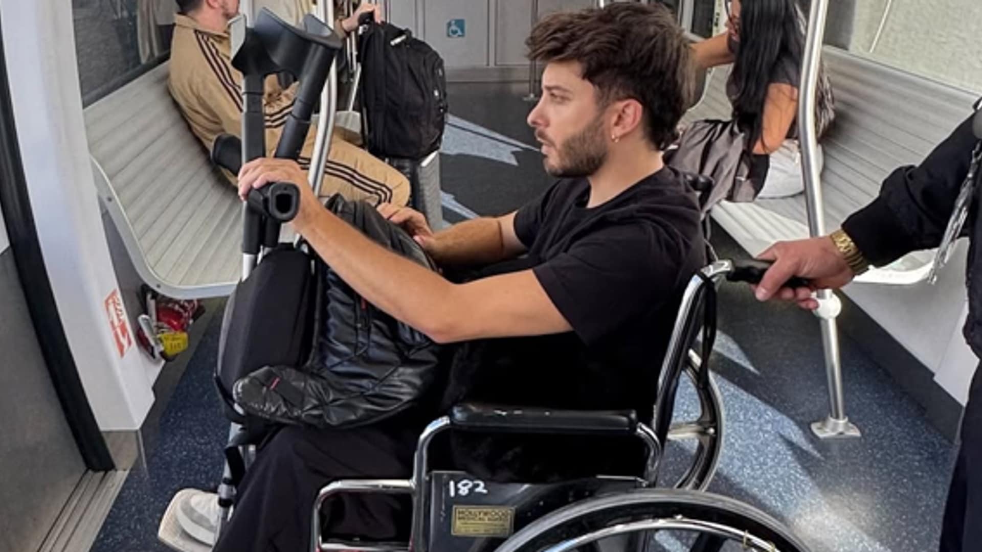 Blas Cantó en silla de ruedas