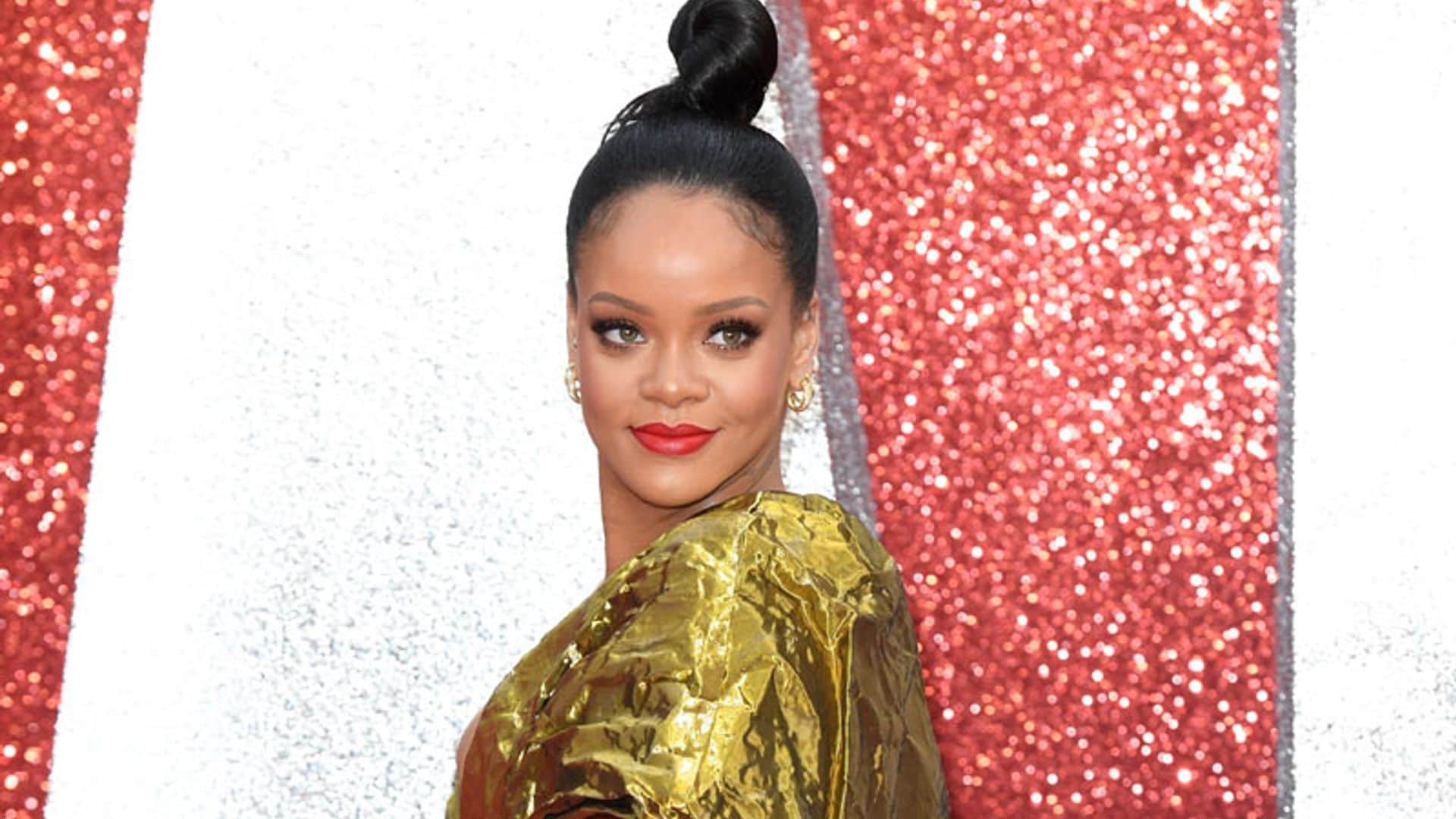 Rihanna, un escote asimétrico y el error de estilo que podía haber terminado en desastre
