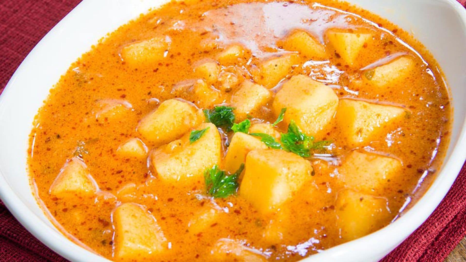 Guiso de patatas con almendras