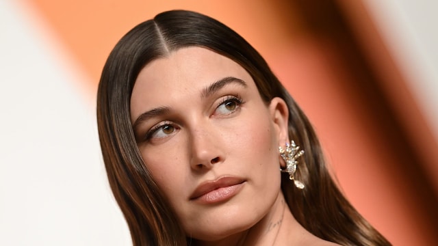 Hailey Bieber en la 'after party' de los premios Oscar 2025