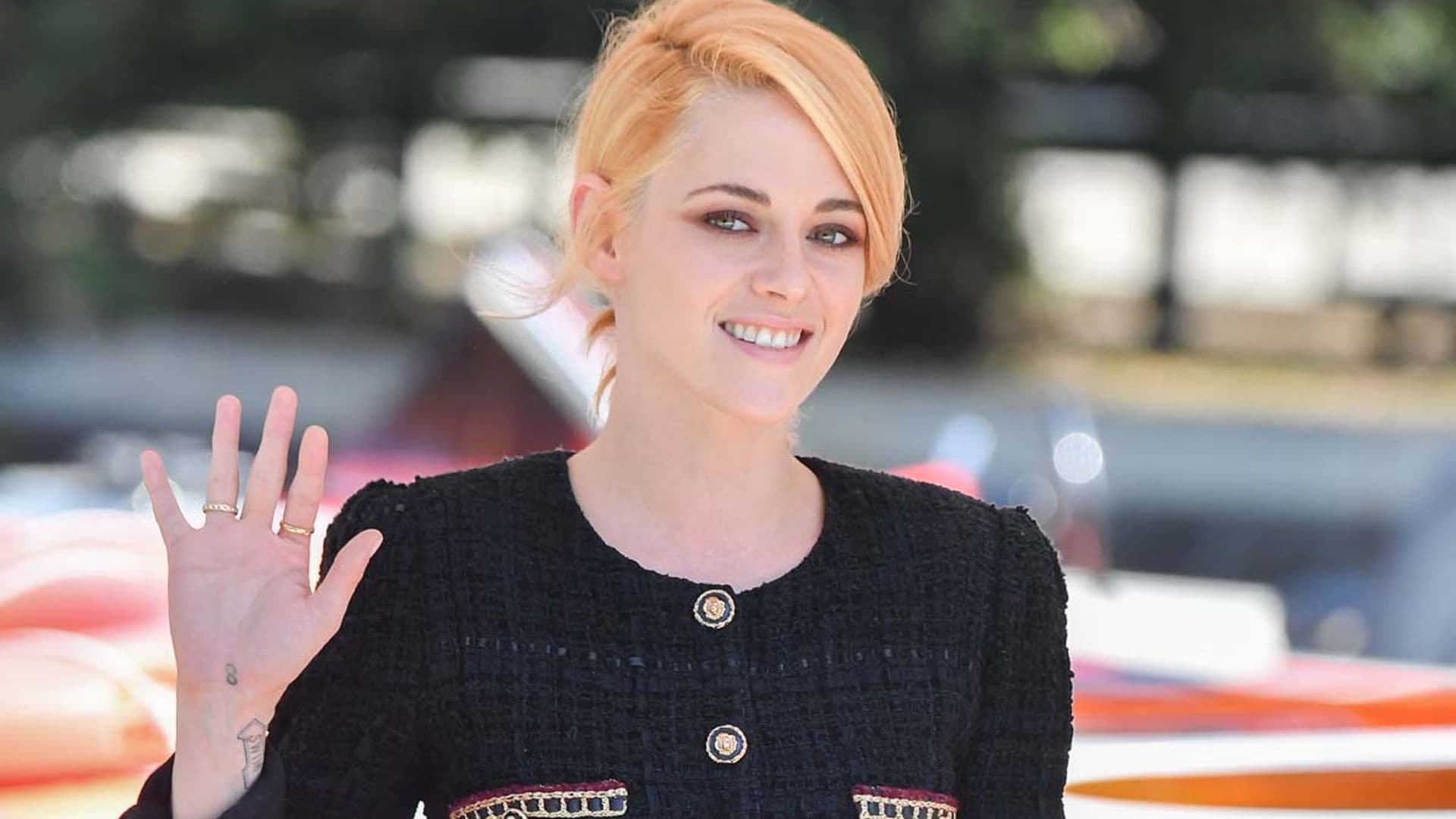 ¡Ahora es pelirroja! Kristen Stewart estrena nueva imagen en Venecia