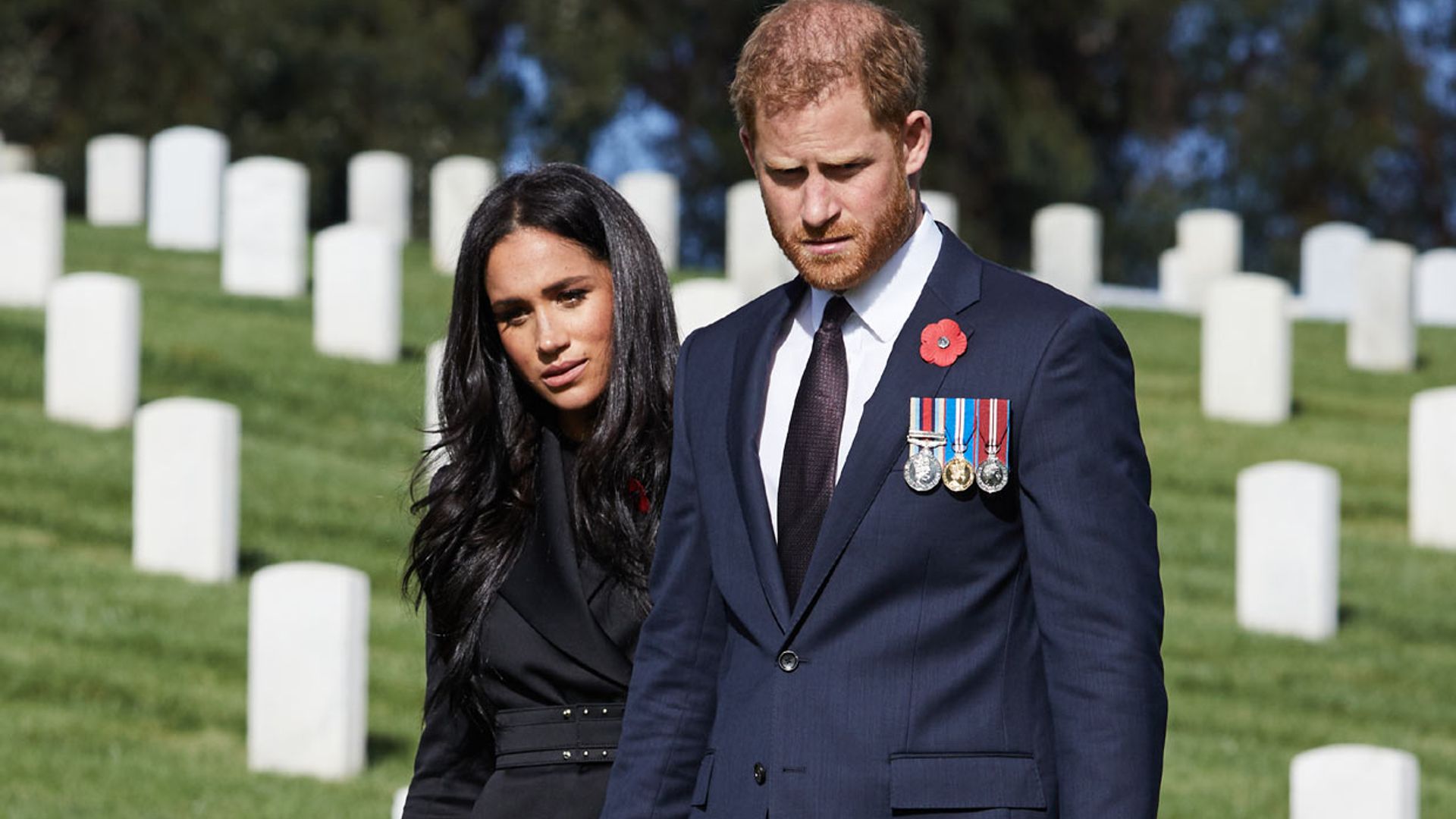 Nuevo golpe para el príncipe Harry: dice adiós a una de sus madrinas