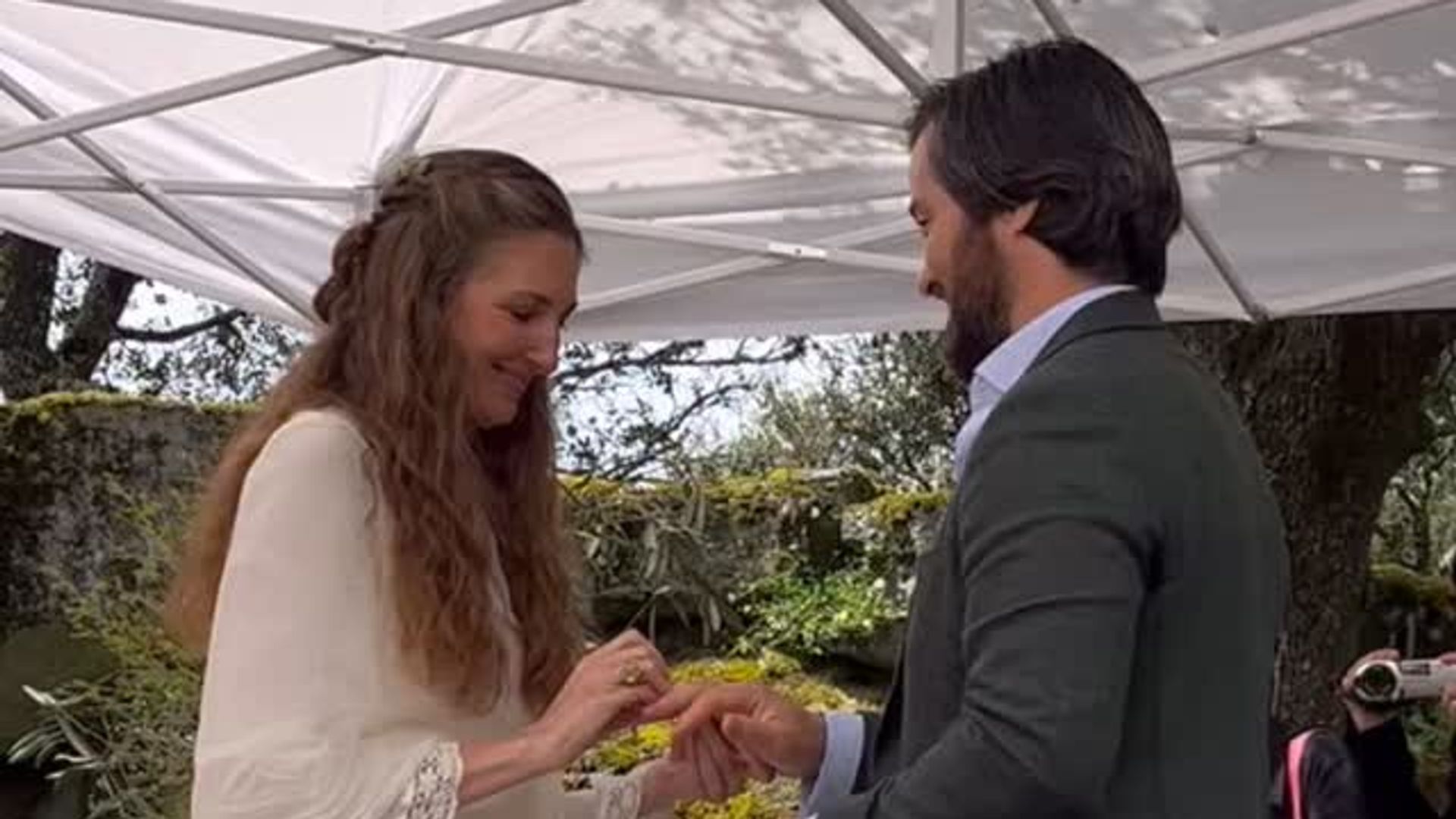 Los novios durante la ceremonia