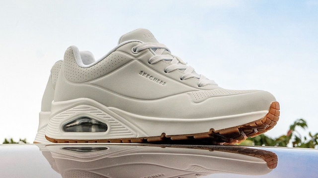 Zapatillas blancas con cámara de aire de Skechers