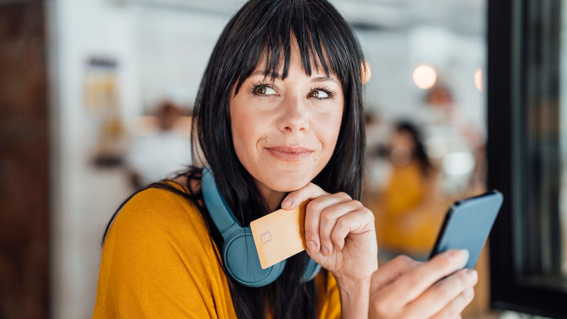 7 chollos de Amazon: de la mochila para no facturar que arrasa en ventas a la plancha de pelo con el 66% de descuento