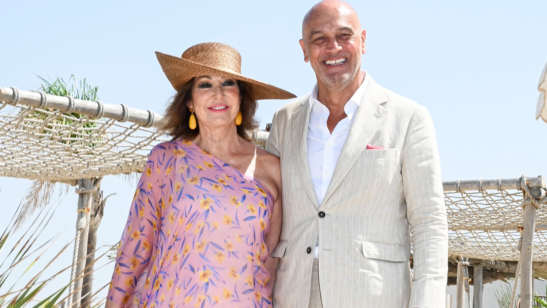 Ana Rosa Quintana, radiante en la boda de su hijo Álvaro