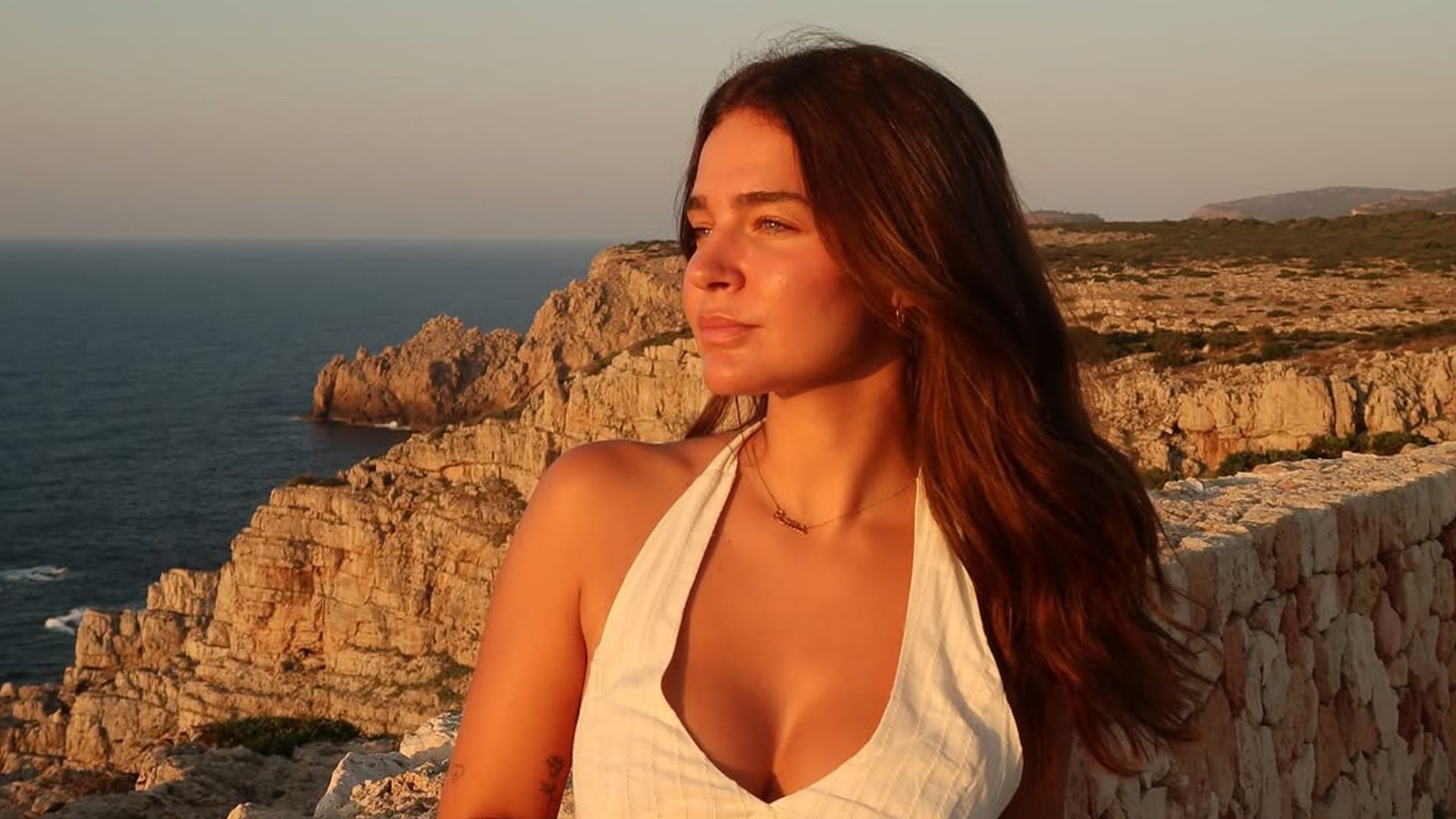 Esta es la cala favorita de Laura Escanes en Menorca: aguas turquesa, acantilados y cerca de Ciutadella