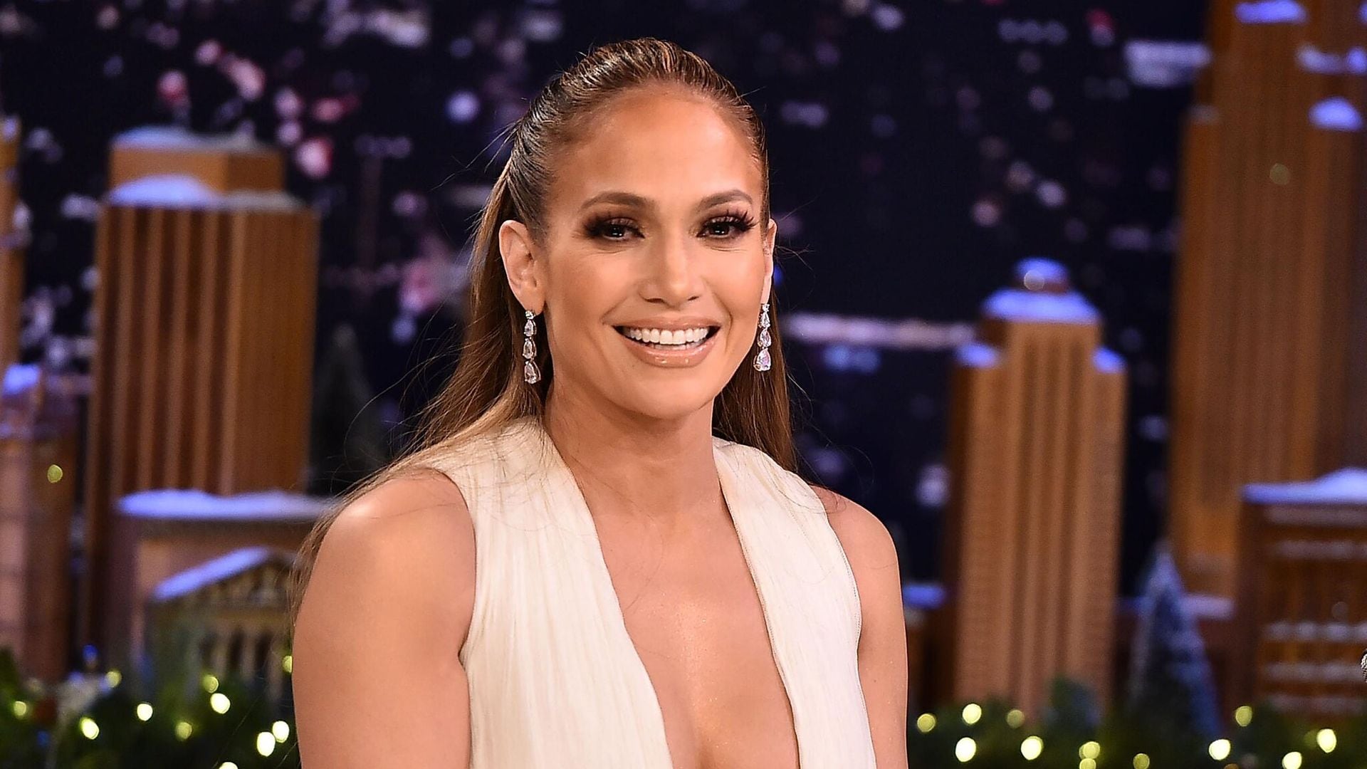 Los infaltables productos que usa Jennifer Lopez para su makeup perfecto