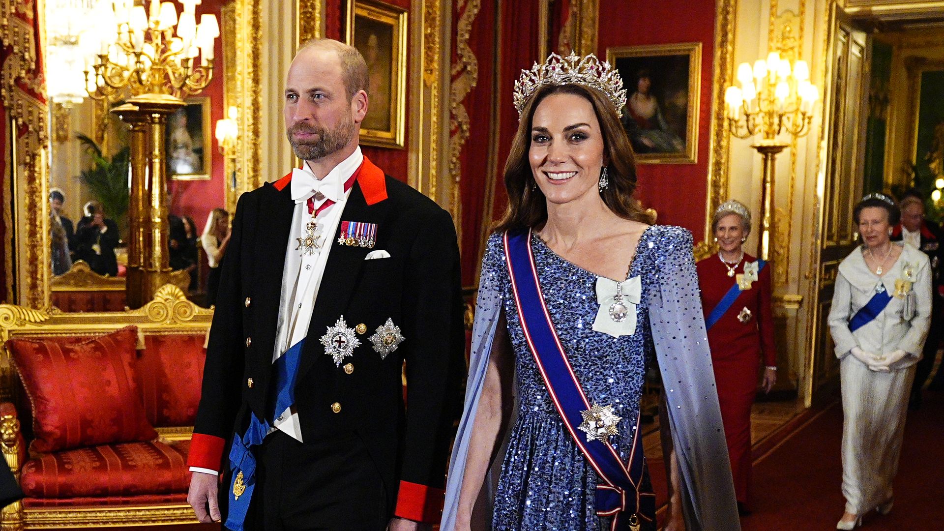 El príncipe William y la princesa Kate Middleton durante la cena de estado en honor a los mandatarios alemanes 
