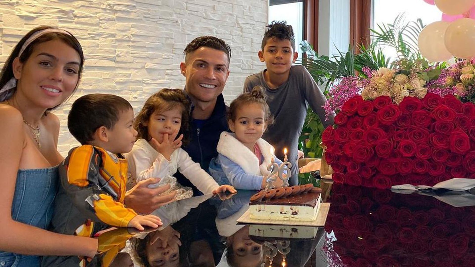 La divertida manera en que Cristiano y Georgina protegen a sus hijos del COVID-19