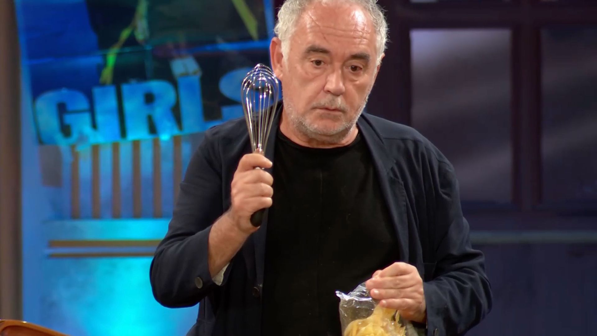 Ferran Adrià explica cómo hacer una tortilla de patatas en 4 minutos y cuenta un detalle que casi nadie hace: "Los huevos se baten en horizontal"