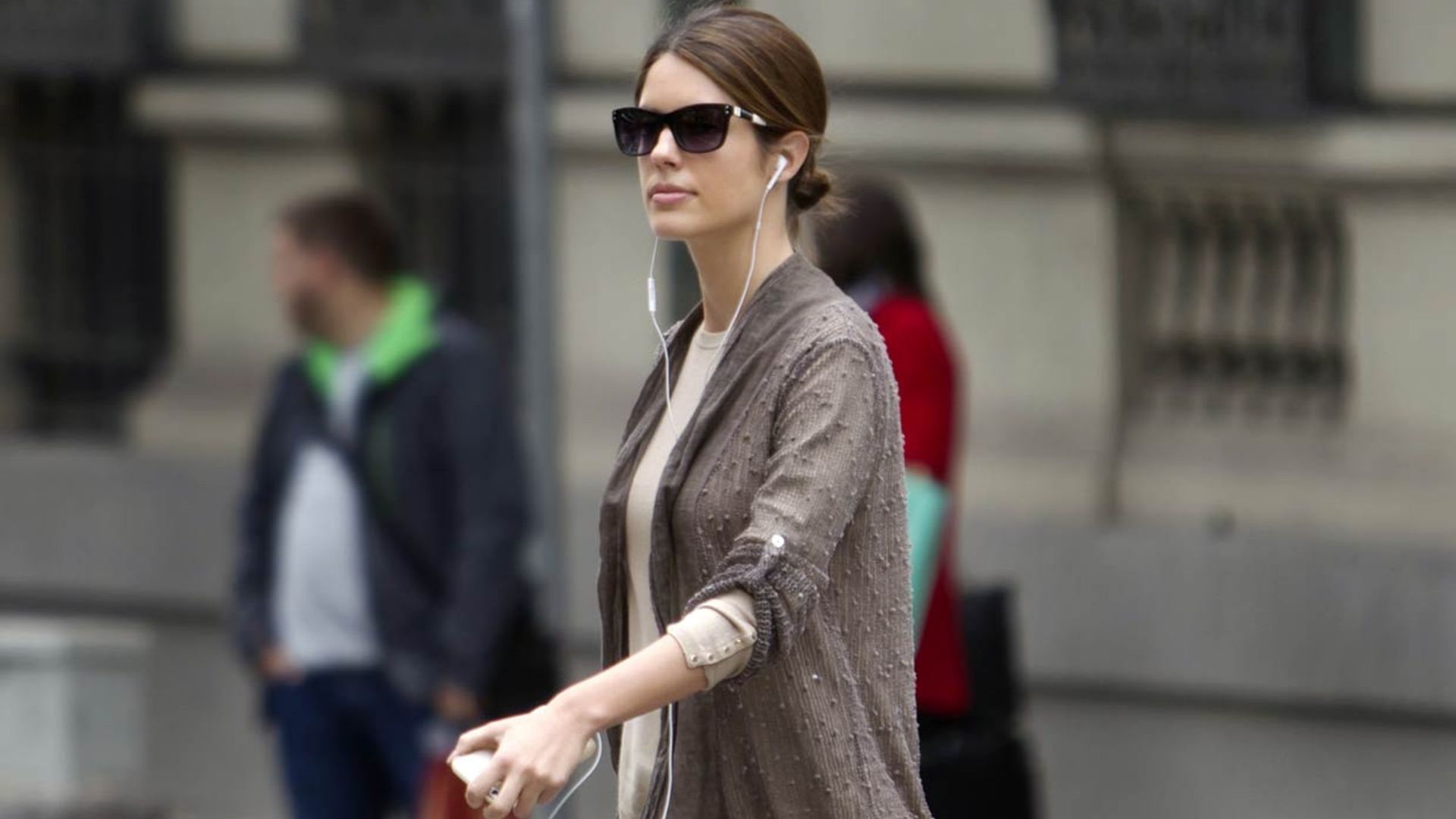 Así imaginamos el estilo premamá de Sofía Palazuelo: sofisticación y looks con truco