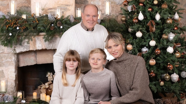 Felicitación de navidad del Príncipe Albert y la princesa  Charlene de Mónaco 