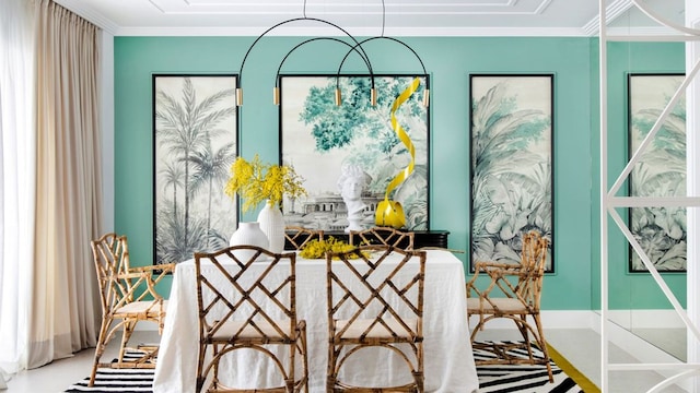 Comedor de estilo maximalista